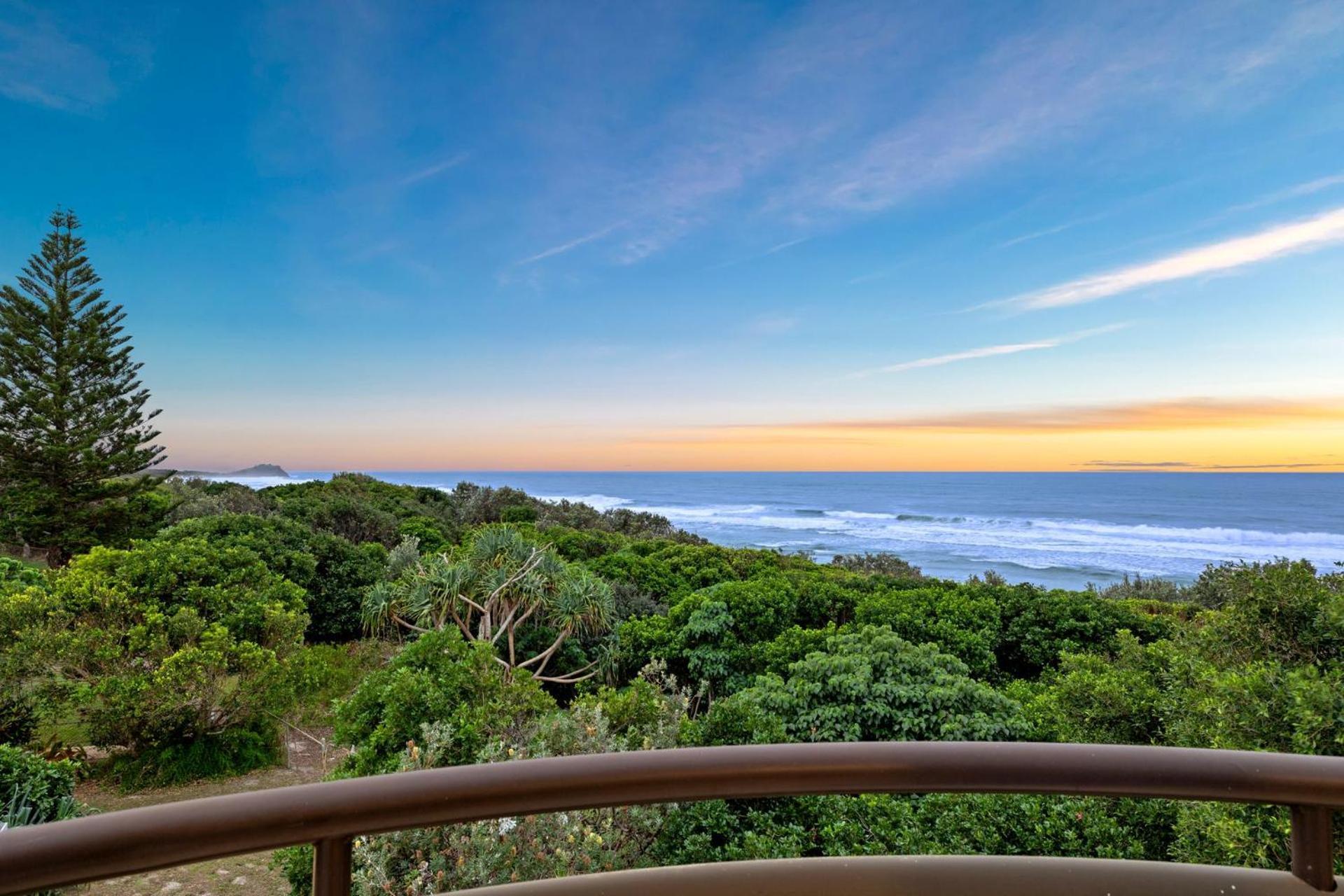 Shoreline 9 Penthouse With Ocean Views Hastings Point Eksteriør billede