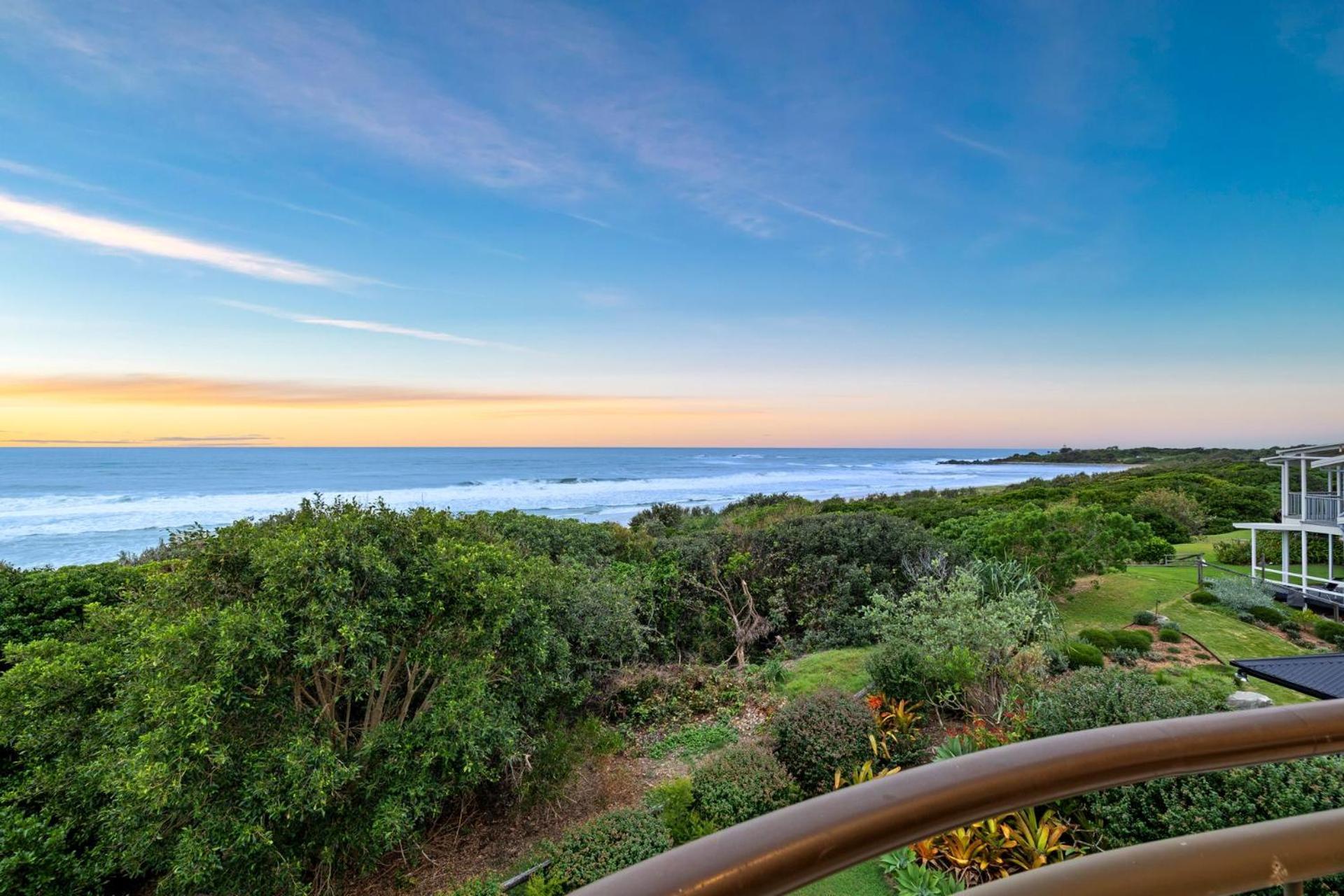 Shoreline 9 Penthouse With Ocean Views Hastings Point Eksteriør billede